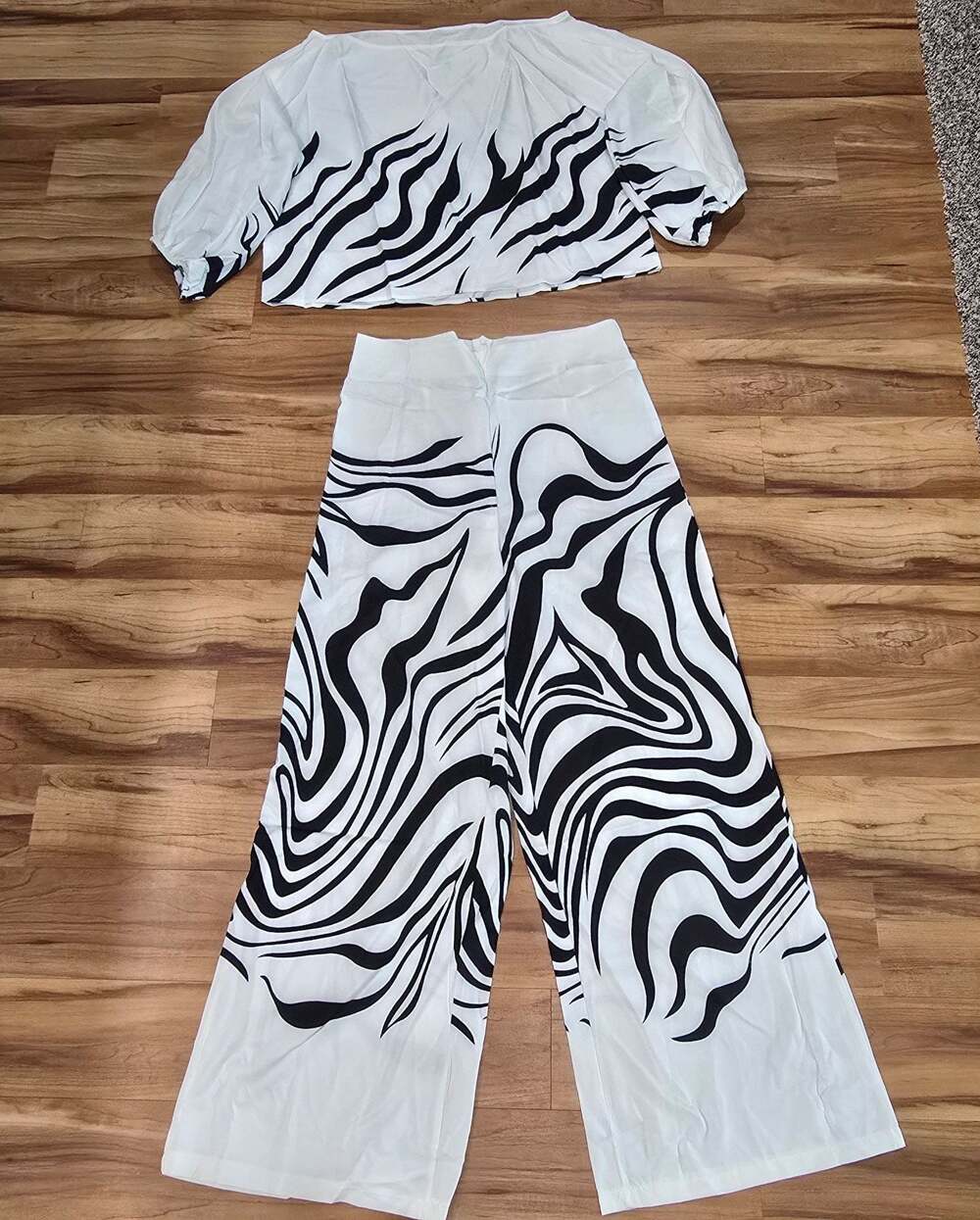 X&Z Two-Piece Set Zebra Swirl Print Wide-Leg Trousers and Long Sleeve Crop Top